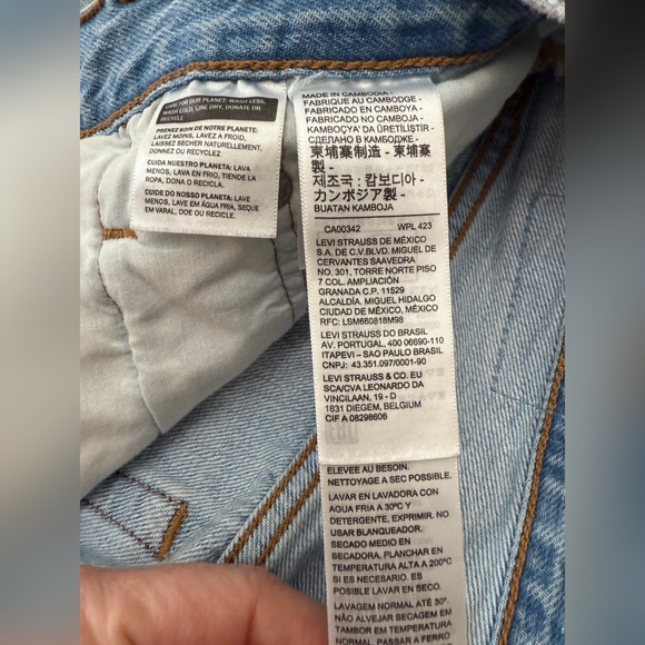 Levi’s 501 Distressed Light Wash Denim Shorts Size 28 - Picture 5 of 11